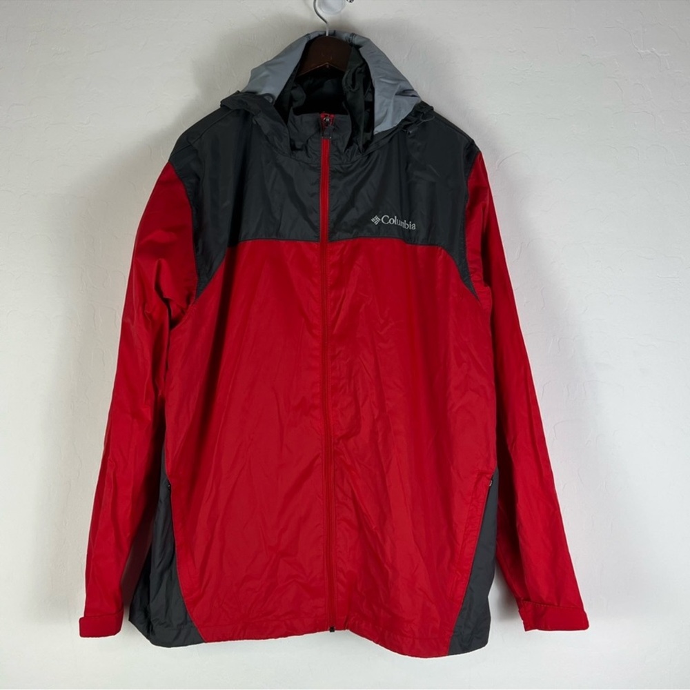 Columbia Windbreaker/Light Rain Jacket Size
Large Red & Gray